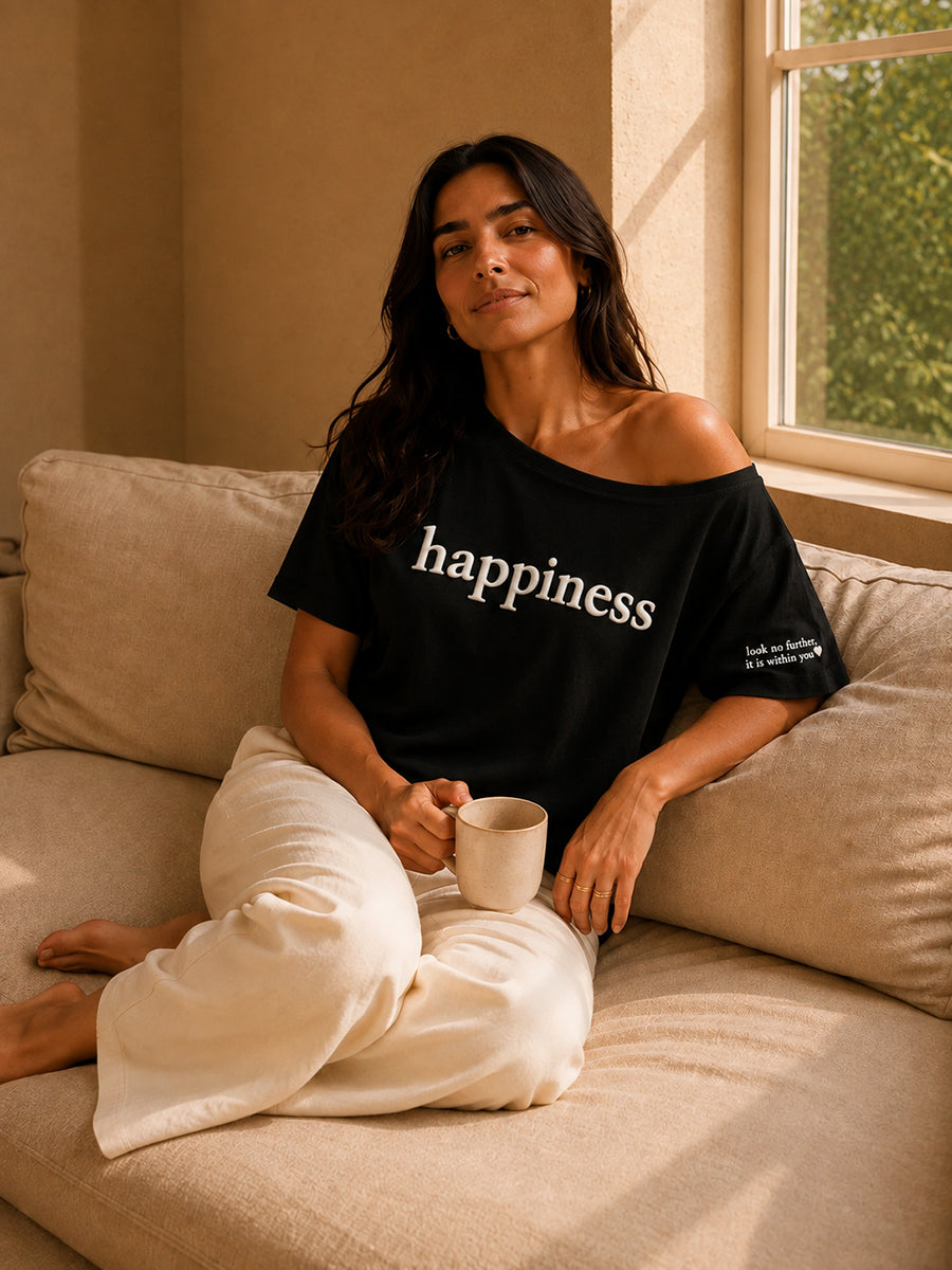 HAPPINESS SLASH TEE MIDNIGHT BLACK