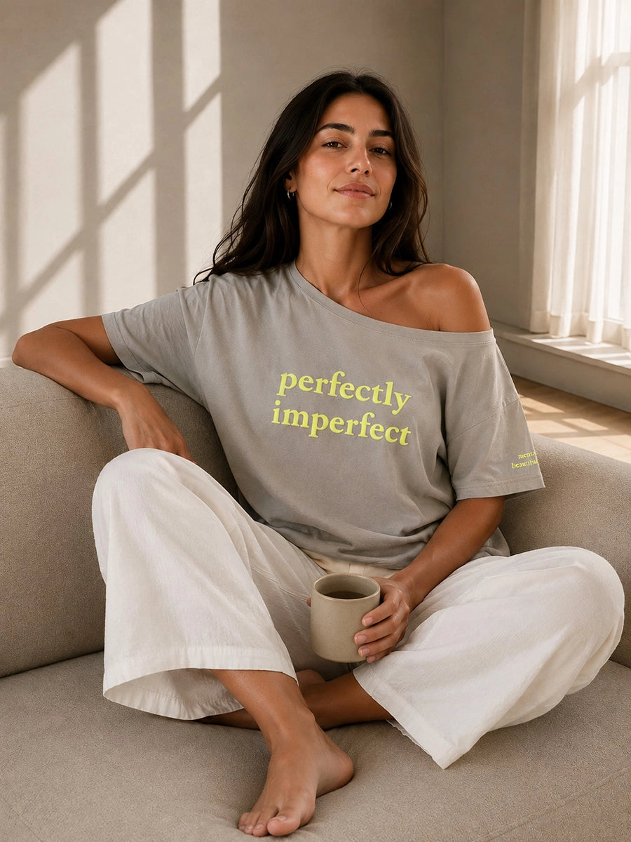 PERFECTLY IMPERFECT SLASH TEE QUIET STONE GREY