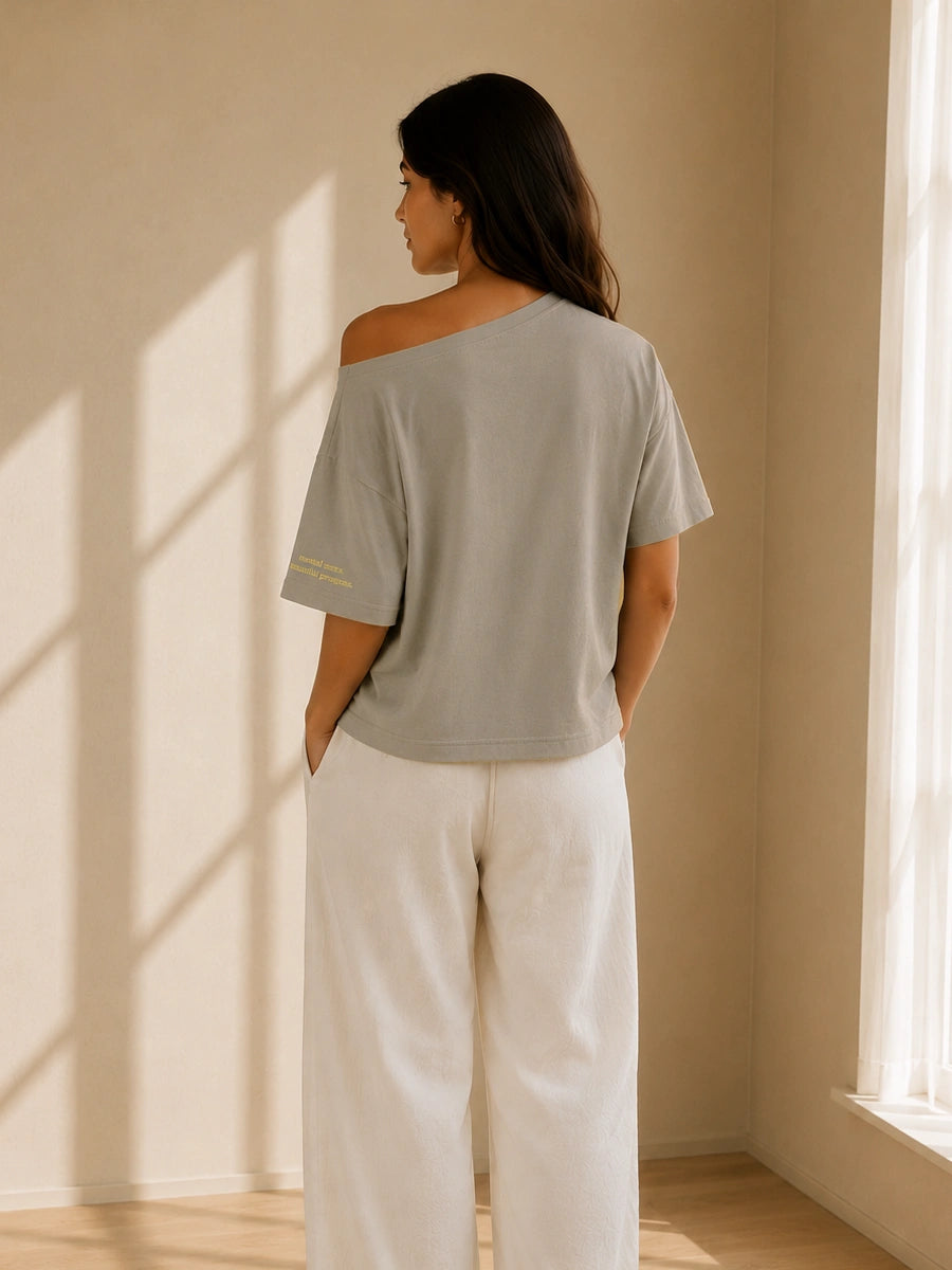 PERFECTLY IMPERFECT SLASH TEE QUIET STONE GREY